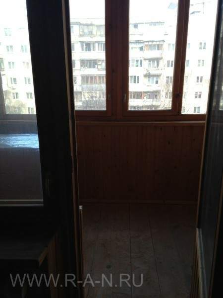 Выход на лоджию из комнаты