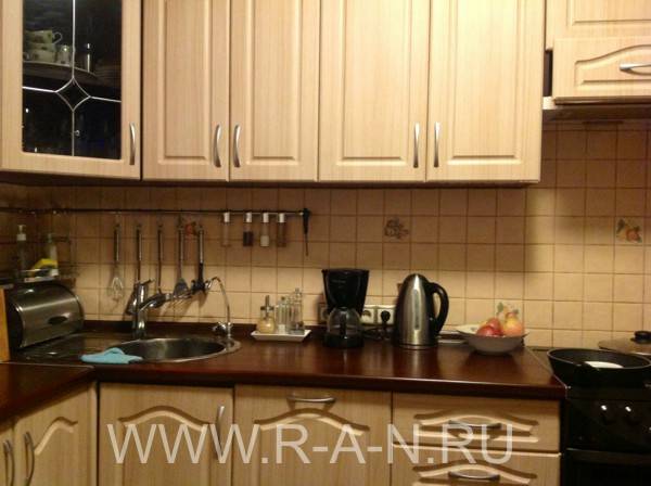 Кухонная утварь расположенная на кухне